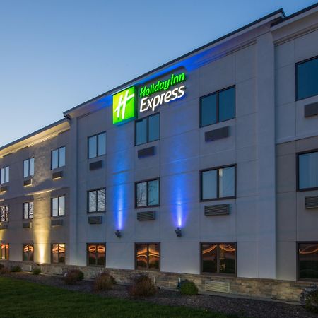 Holiday Inn Express Cleveland Airport - Brook Park By Ihg Εξωτερικό φωτογραφία