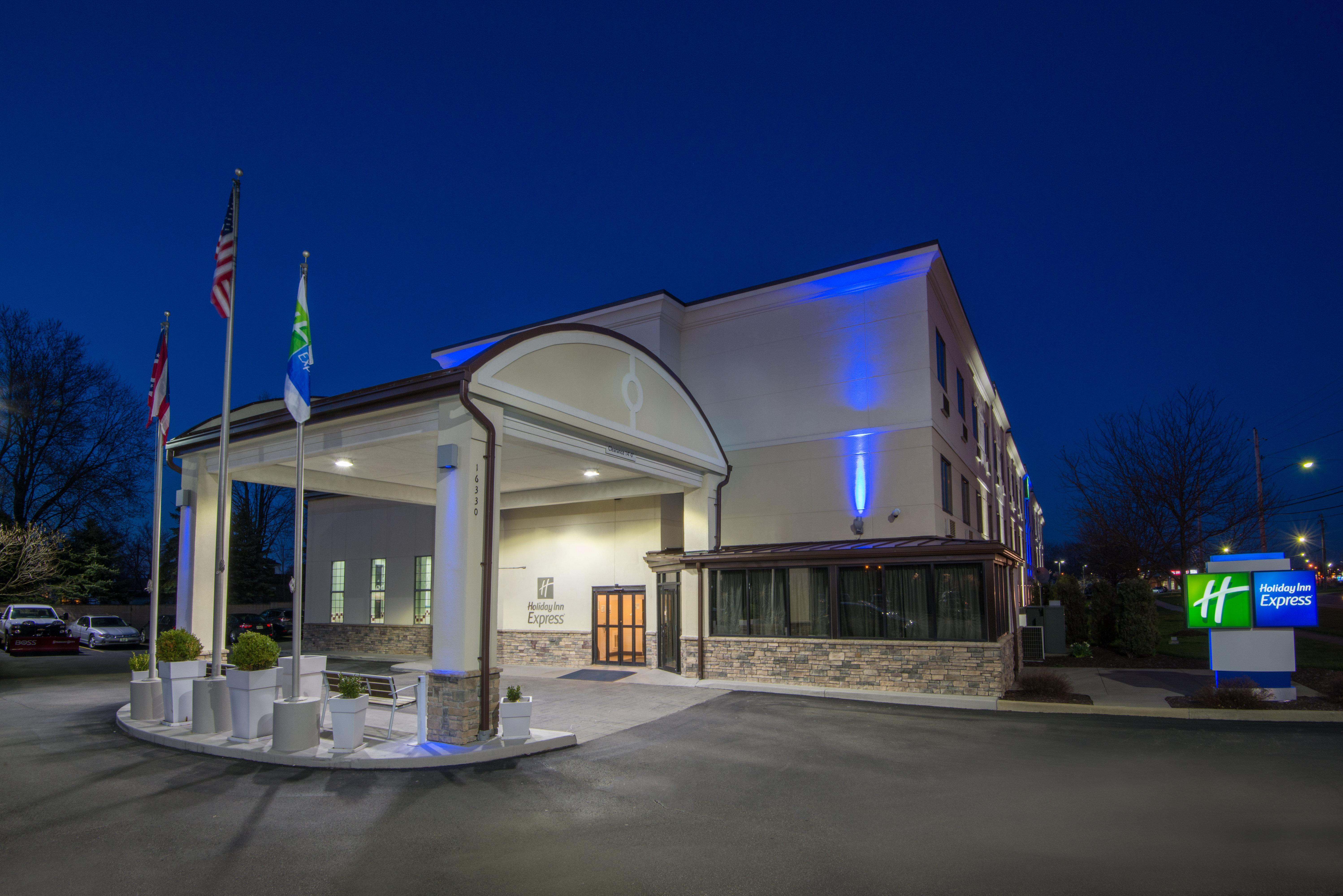 Holiday Inn Express Cleveland Airport - Brook Park, An Ihg Hotel Εξωτερικό φωτογραφία