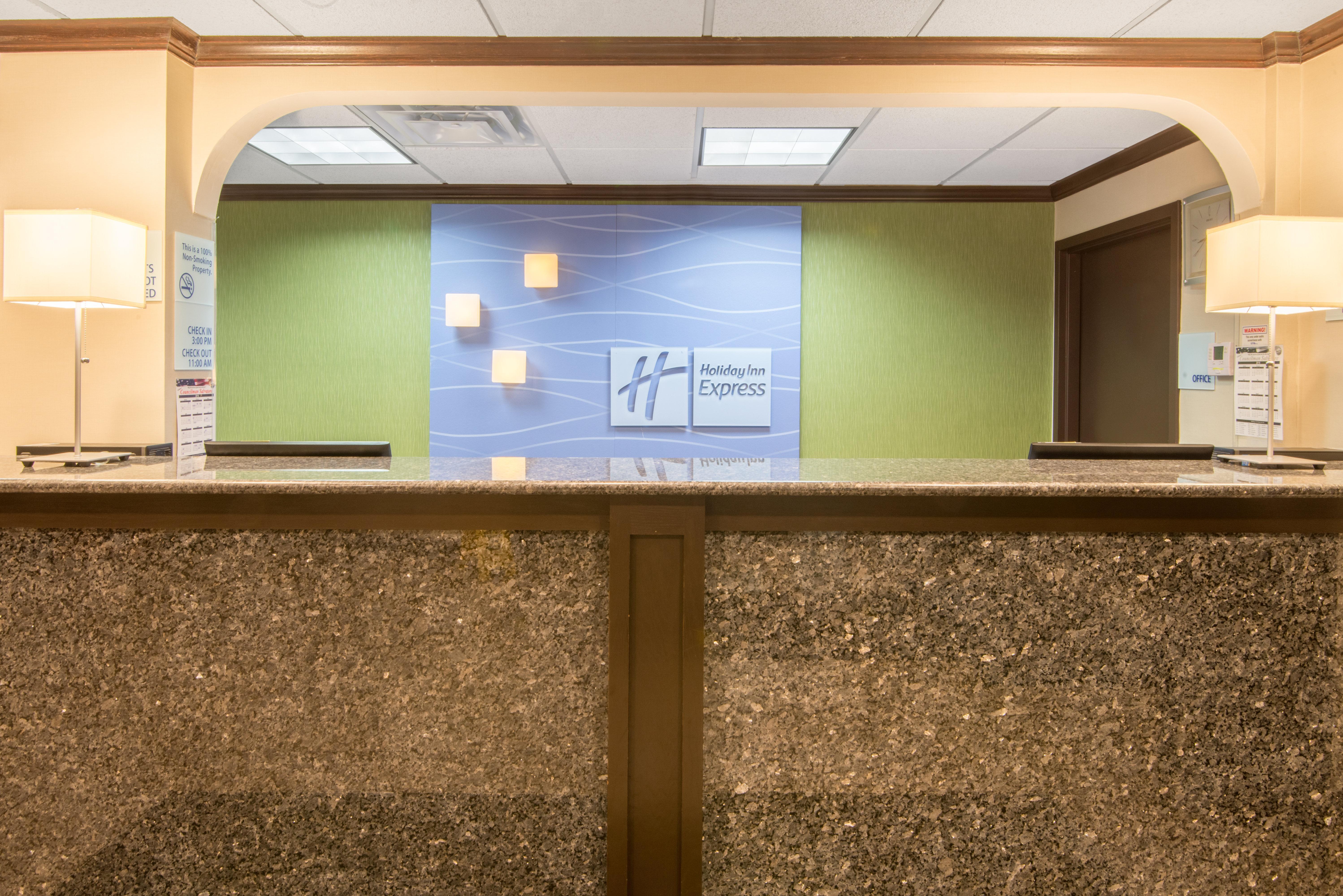 Holiday Inn Express Cleveland Airport - Brook Park, An Ihg Hotel Εξωτερικό φωτογραφία