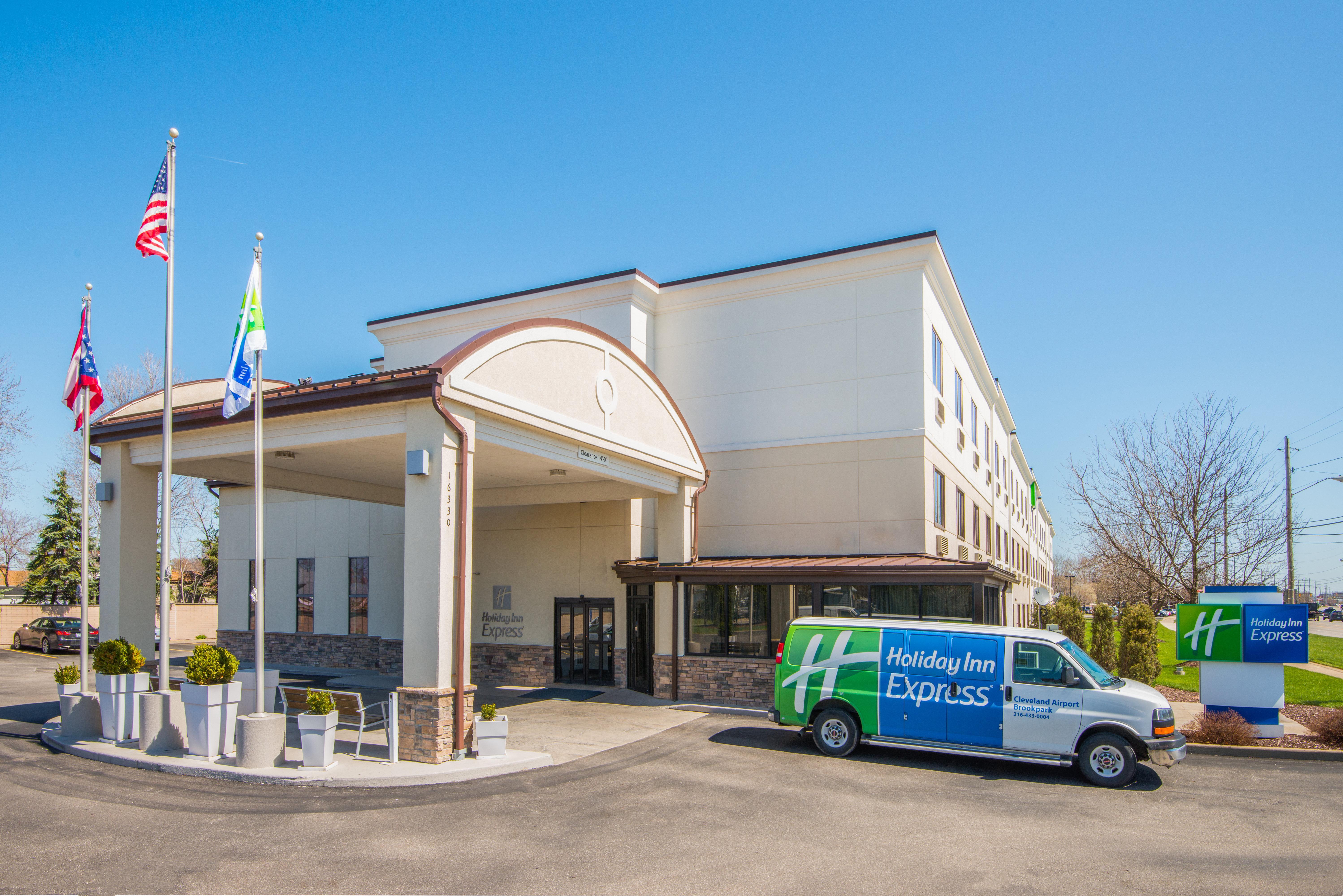 Holiday Inn Express Cleveland Airport - Brook Park, An Ihg Hotel Εξωτερικό φωτογραφία