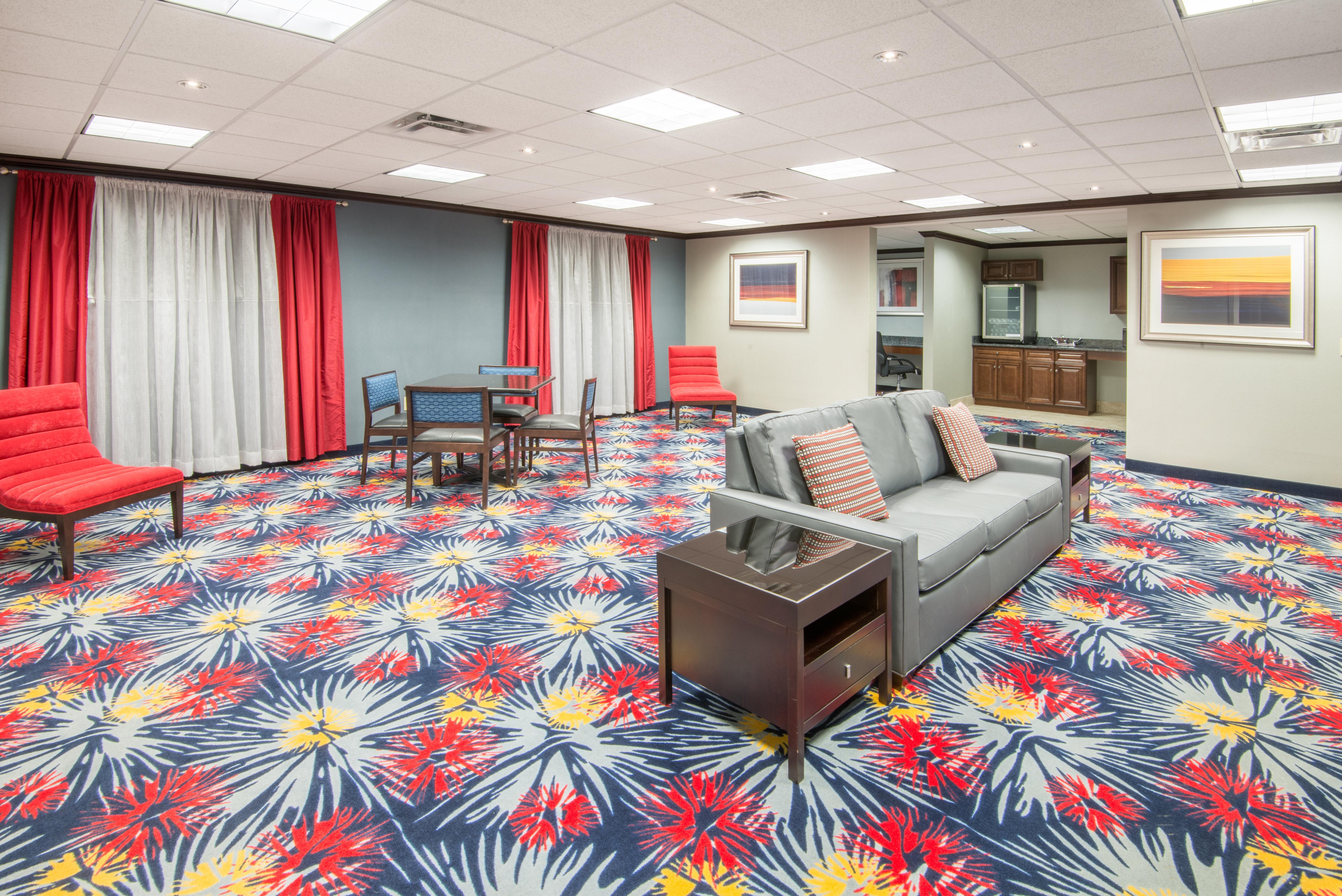 Holiday Inn Express Cleveland Airport - Brook Park, An Ihg Hotel Εξωτερικό φωτογραφία