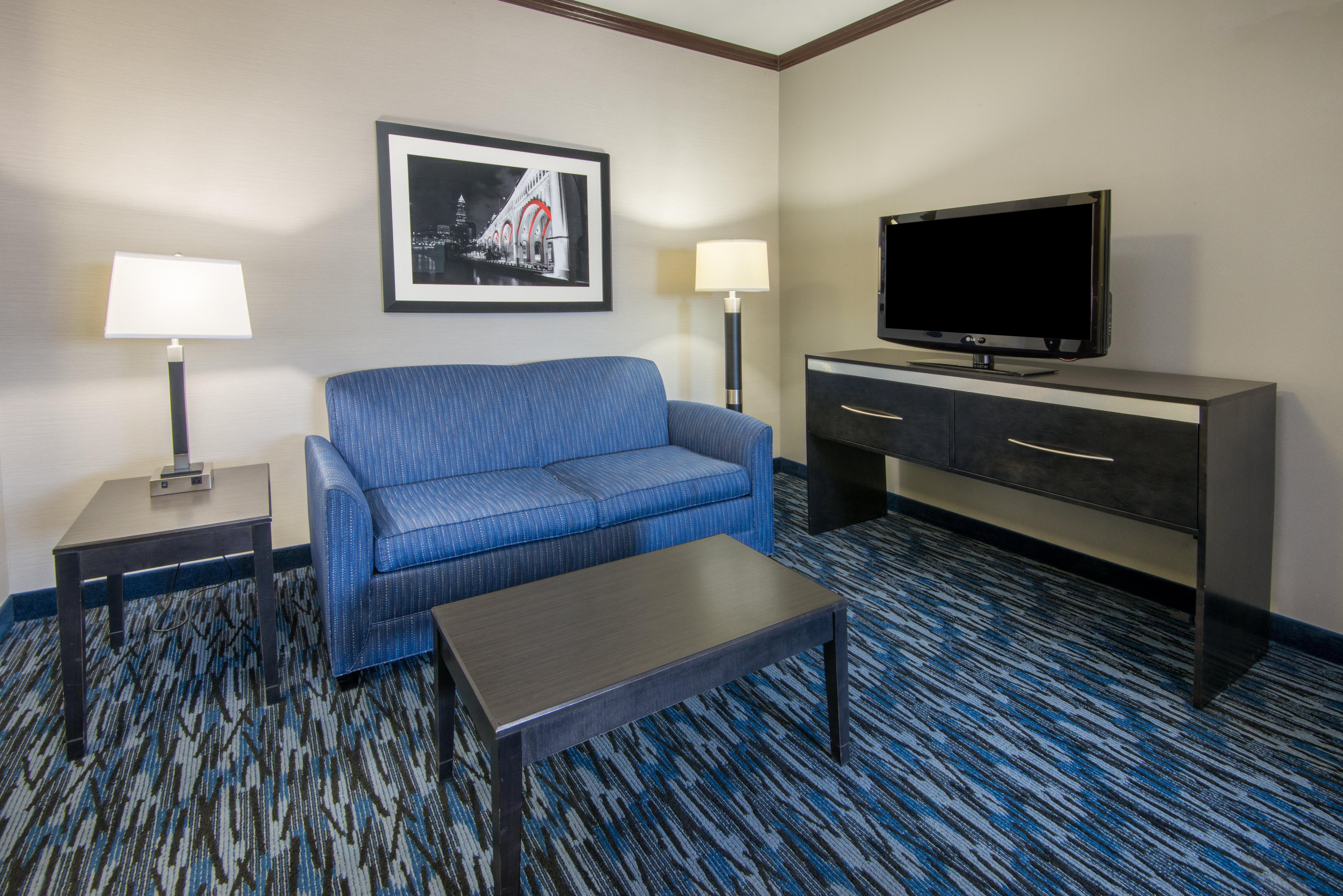 Holiday Inn Express Cleveland Airport - Brook Park, An Ihg Hotel Εξωτερικό φωτογραφία