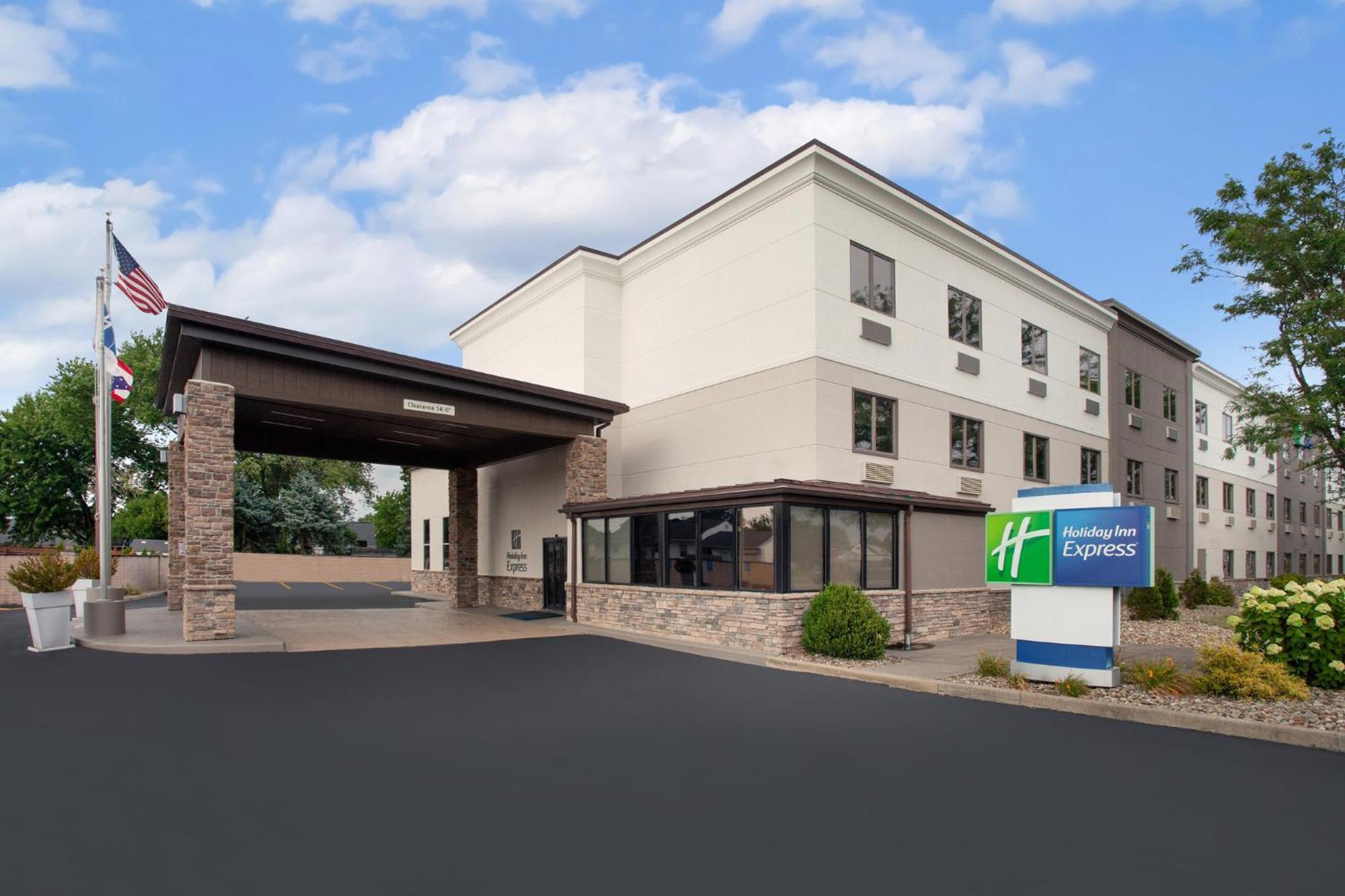 Holiday Inn Express Cleveland Airport - Brook Park By Ihg Εξωτερικό φωτογραφία
