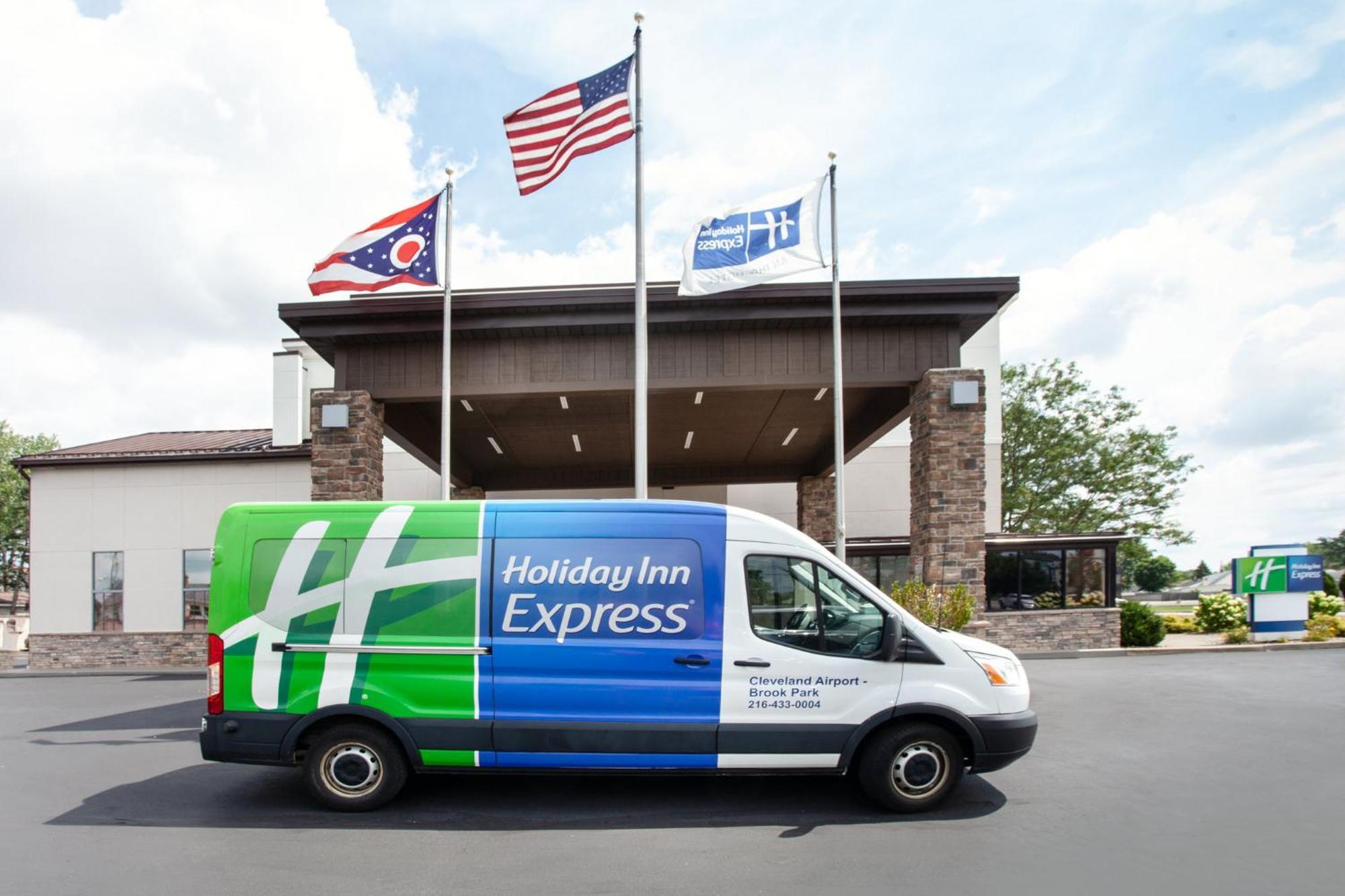 Holiday Inn Express Cleveland Airport - Brook Park By Ihg Εξωτερικό φωτογραφία