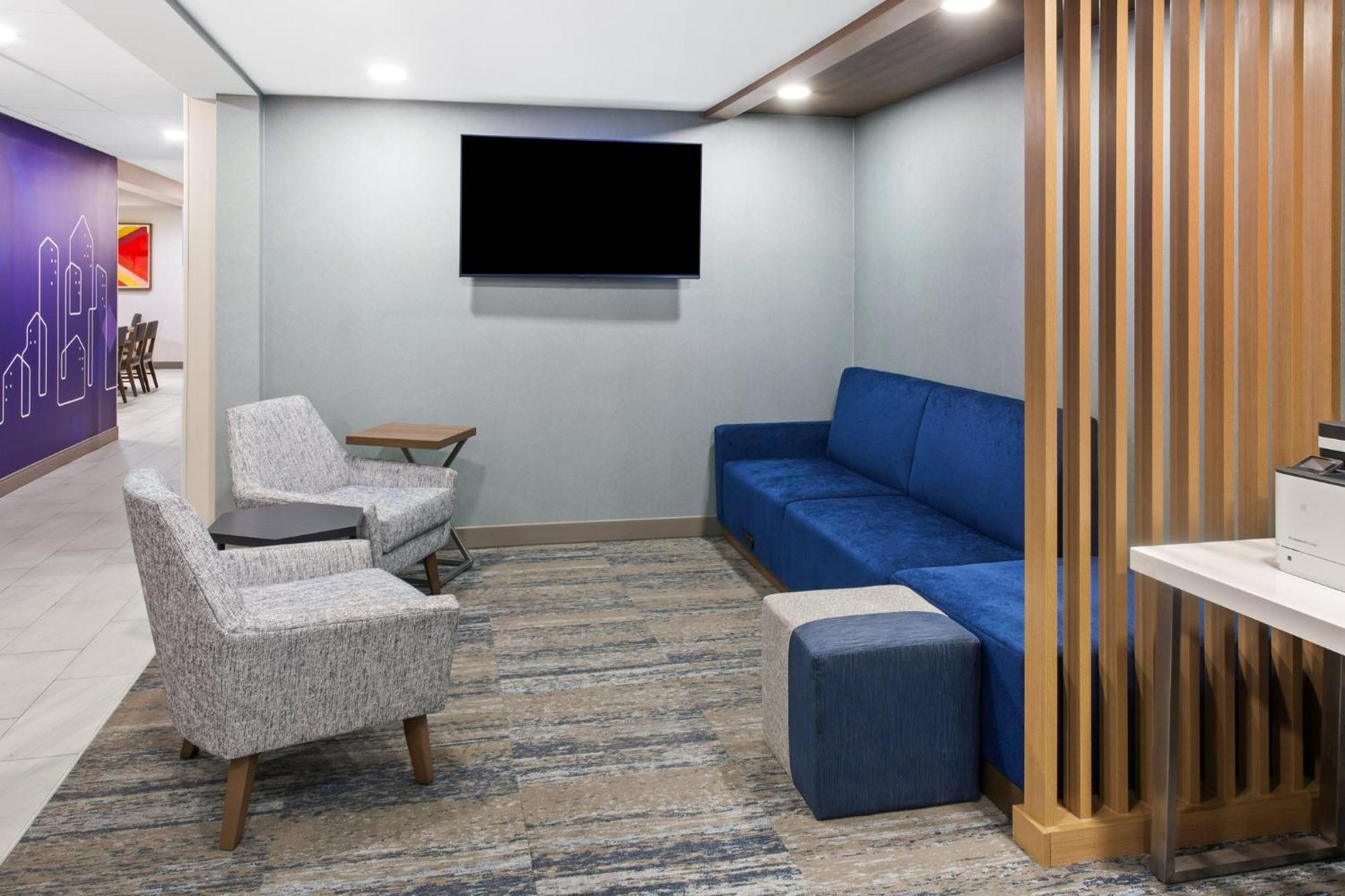 Holiday Inn Express Cleveland Airport - Brook Park By Ihg Εξωτερικό φωτογραφία