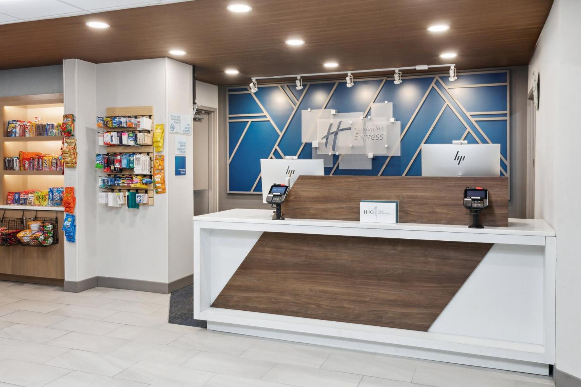 Holiday Inn Express Cleveland Airport - Brook Park By Ihg Εξωτερικό φωτογραφία