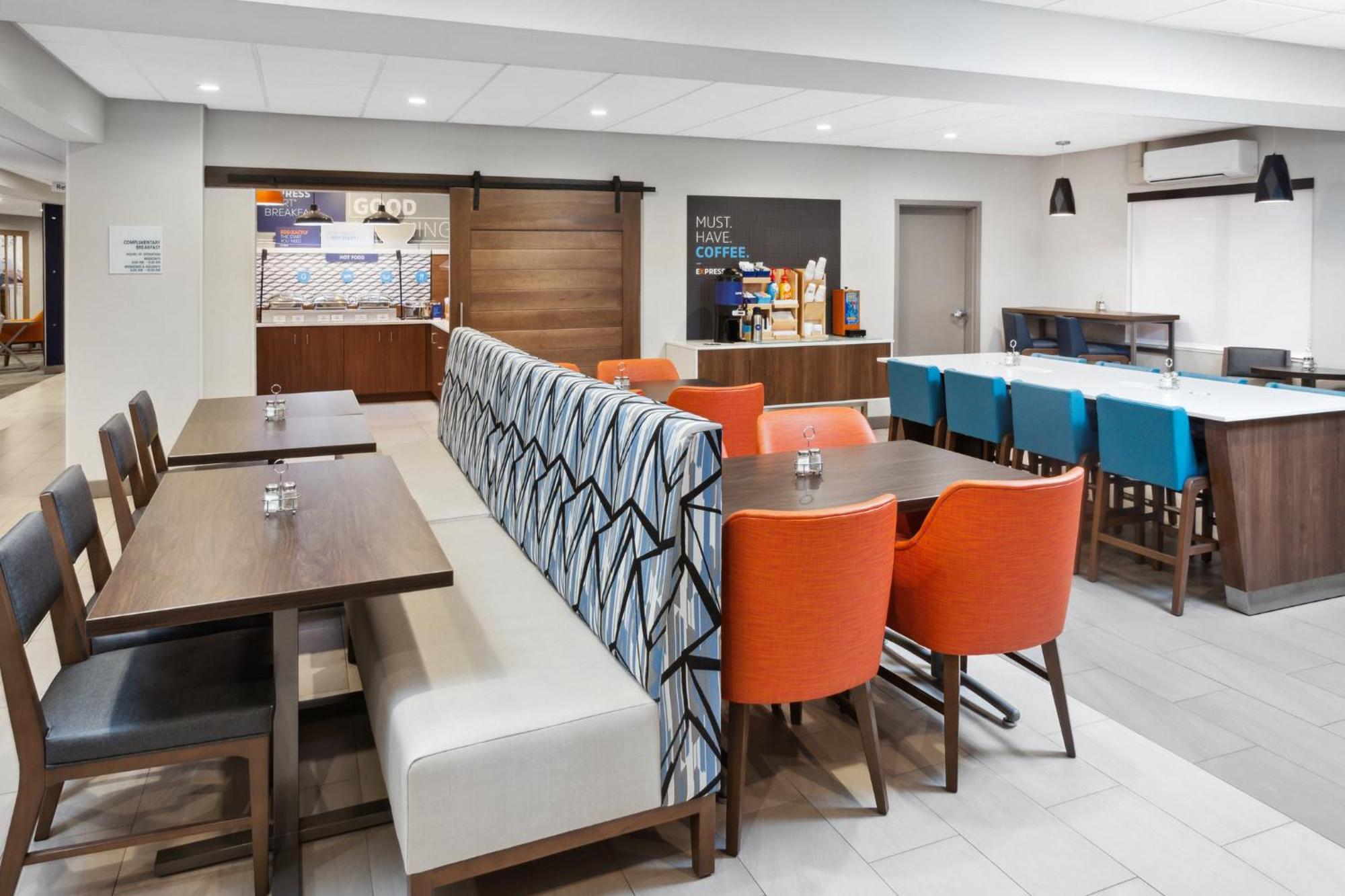 Holiday Inn Express Cleveland Airport - Brook Park By Ihg Εξωτερικό φωτογραφία