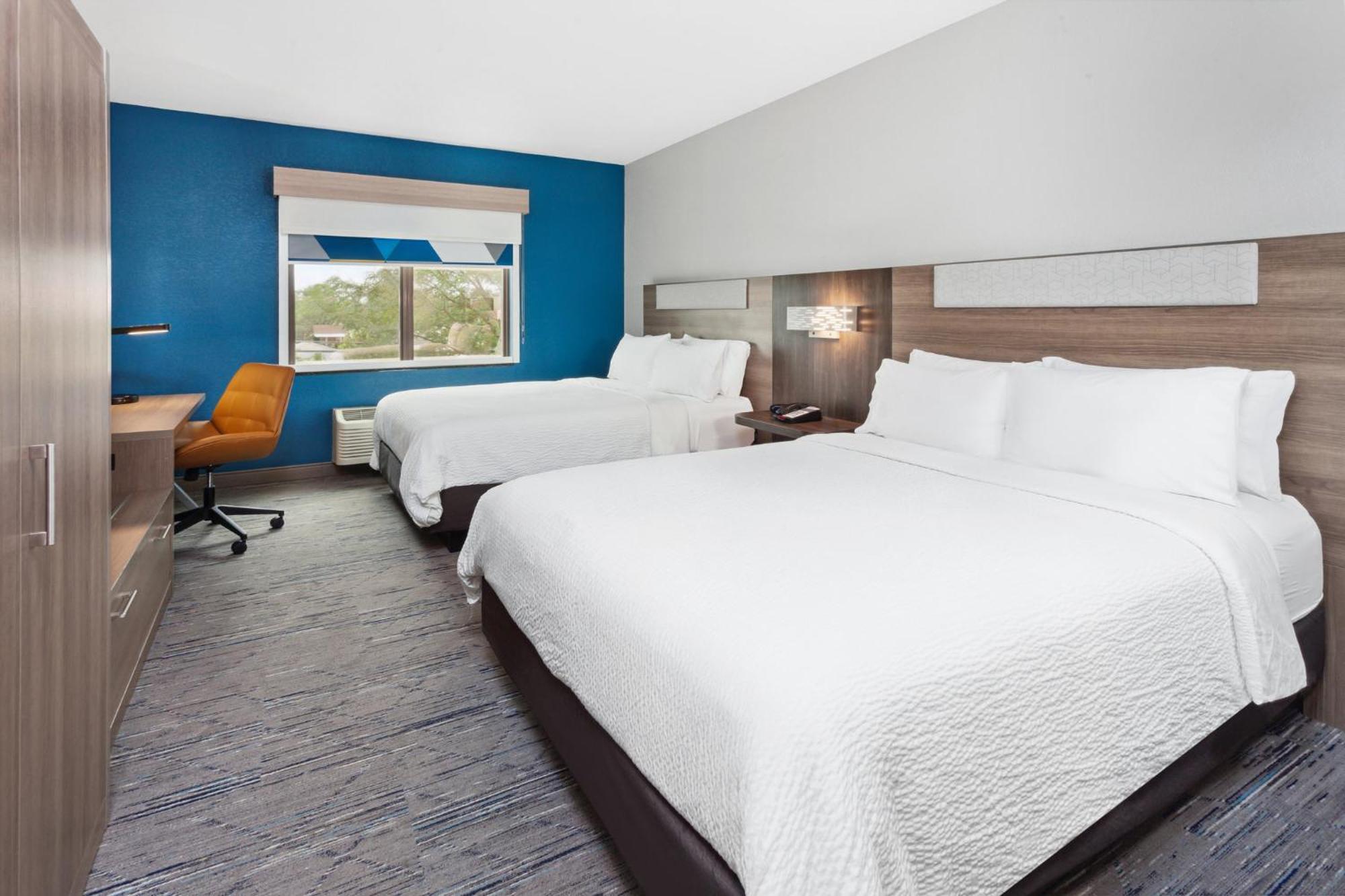 Holiday Inn Express Cleveland Airport - Brook Park By Ihg Εξωτερικό φωτογραφία