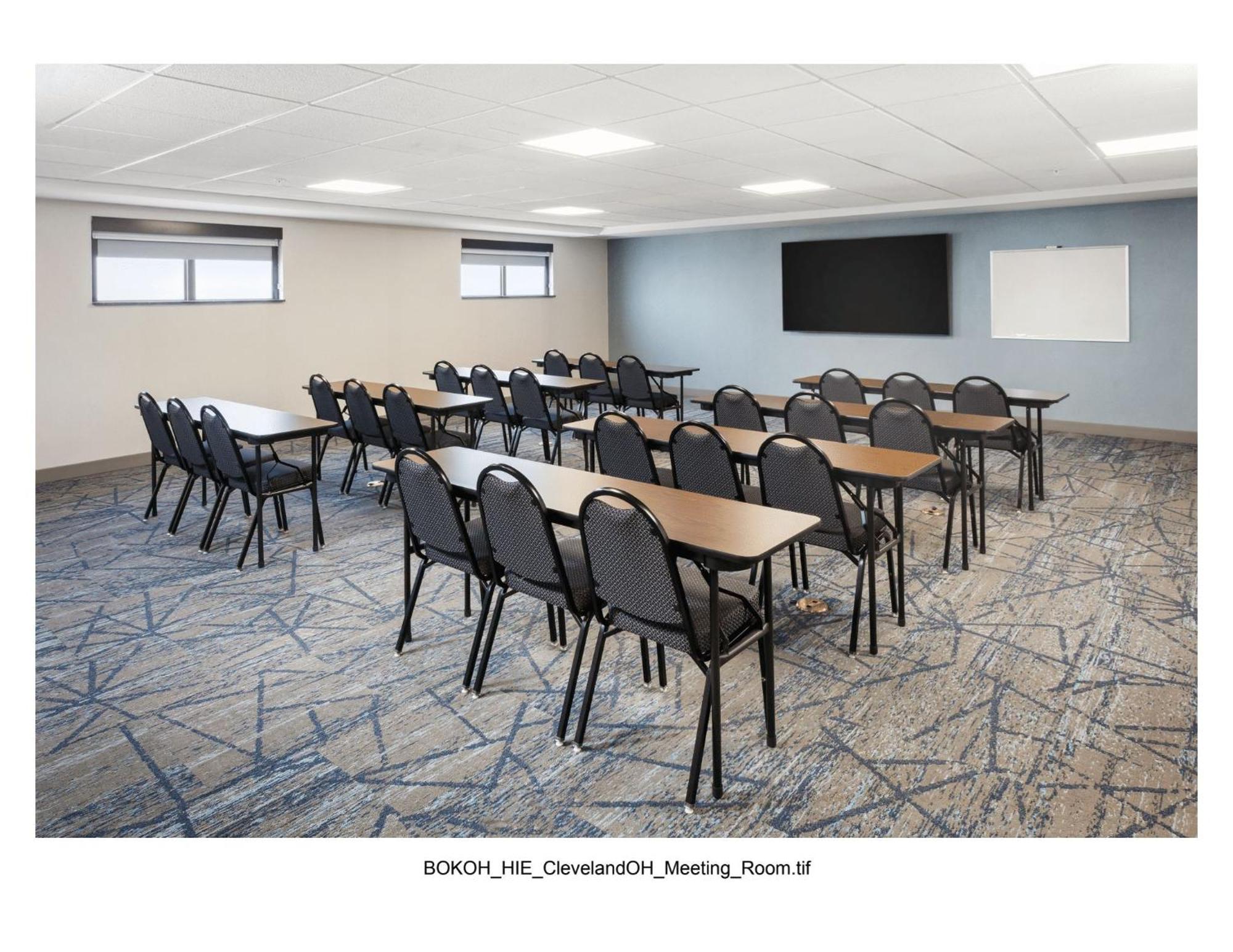 Holiday Inn Express Cleveland Airport - Brook Park By Ihg Εξωτερικό φωτογραφία