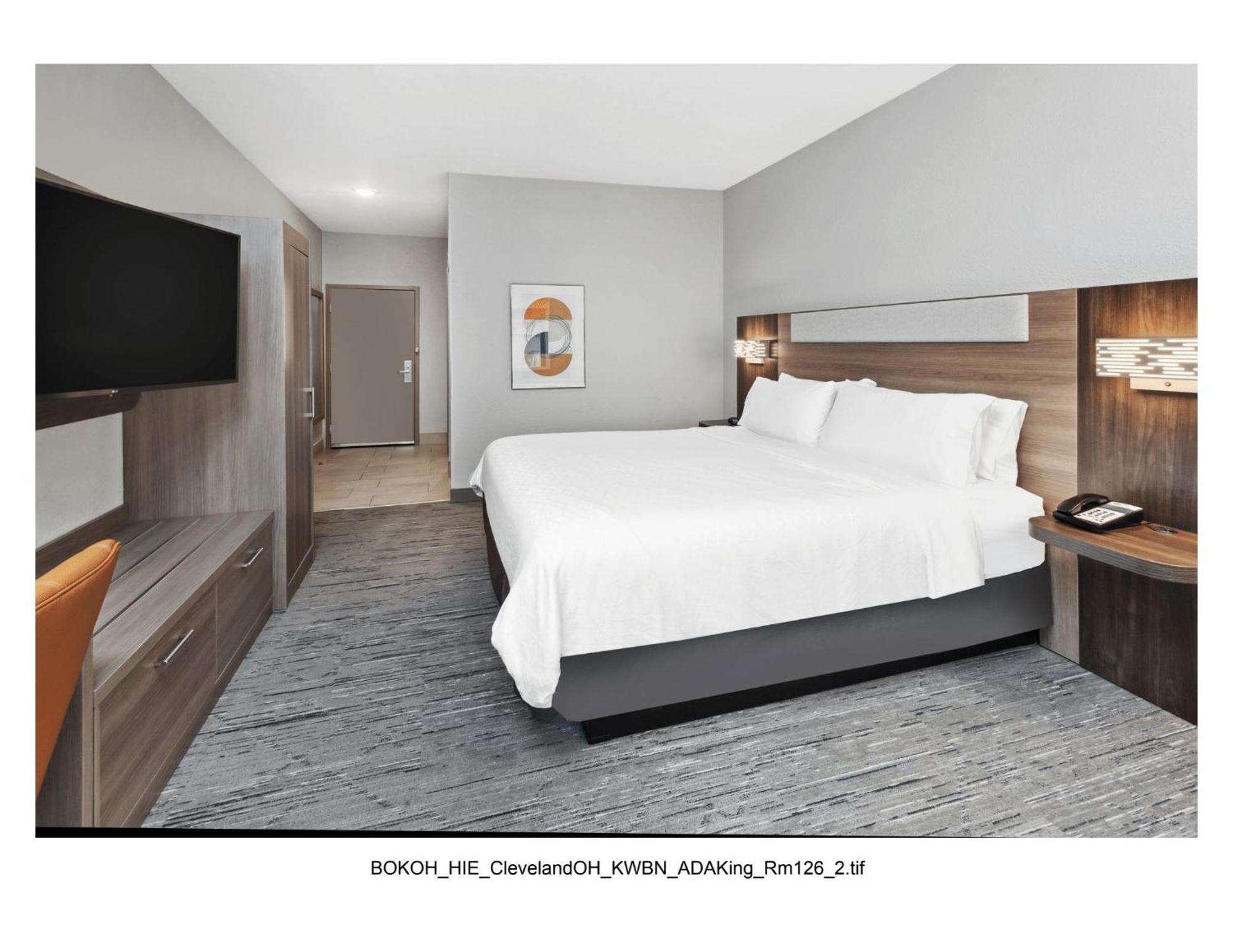 Holiday Inn Express Cleveland Airport - Brook Park By Ihg Εξωτερικό φωτογραφία