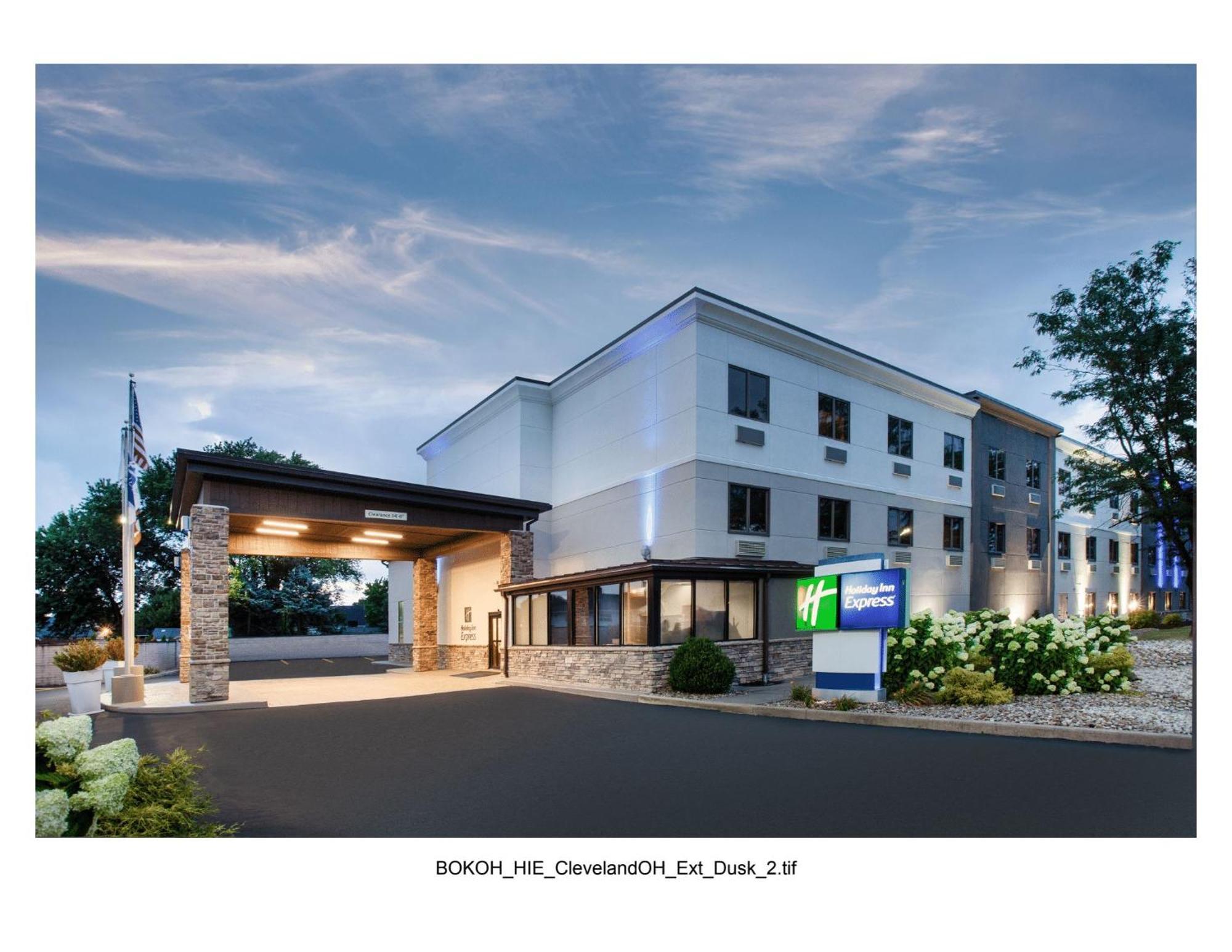 Holiday Inn Express Cleveland Airport - Brook Park By Ihg Εξωτερικό φωτογραφία